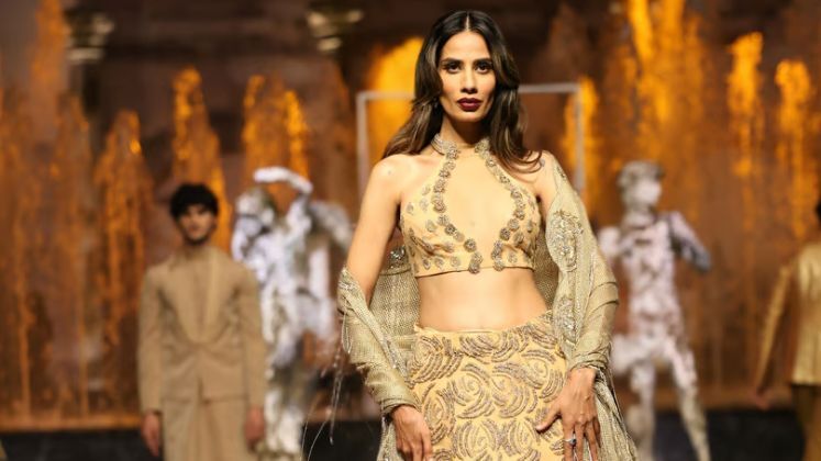 Ravi Bajaj unveils luxurious bridal ceremony placed on label ‘Aurum’